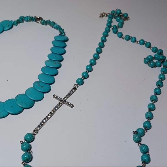 Lot Of 2 turquoise Colored Bead Fashion Necklaces. - Picture 3 of 5